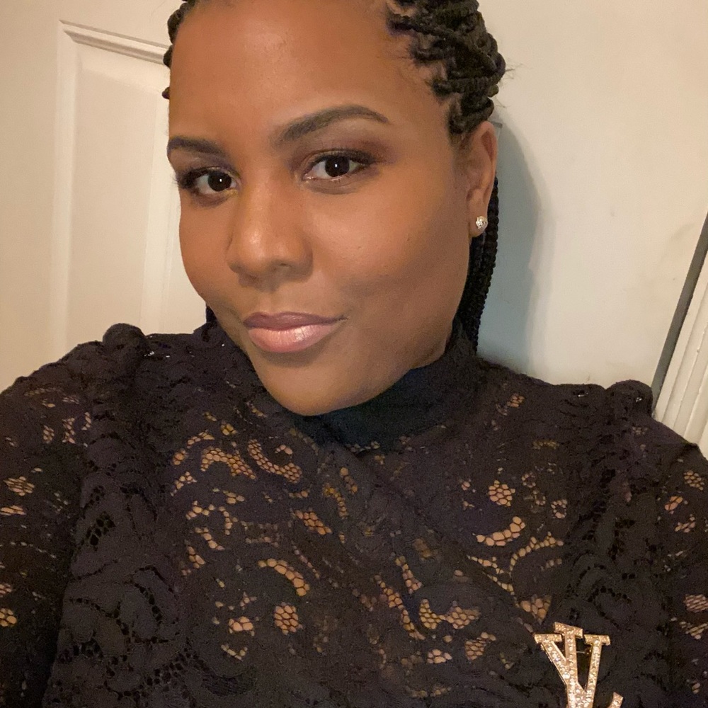 Meet your Posher, Whitney